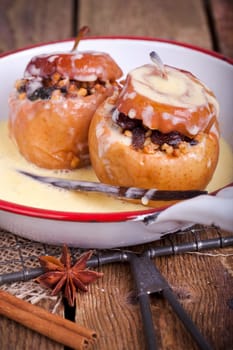 Baked apples in enamel pan