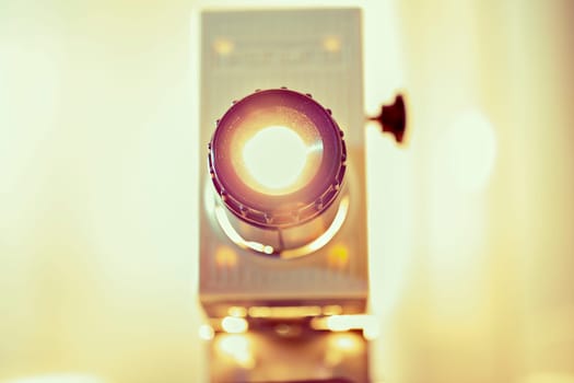 Working old projetor is lightened up by camera