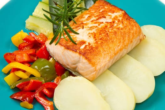 Grilled salmon and vegetables