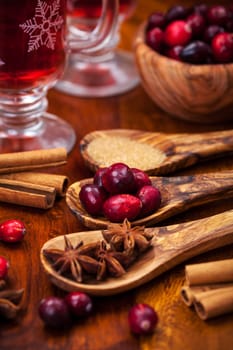 Preparing cranberry hot mulled wine