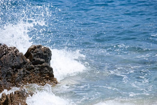 wave on the rocks