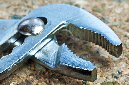 Pipe wrench