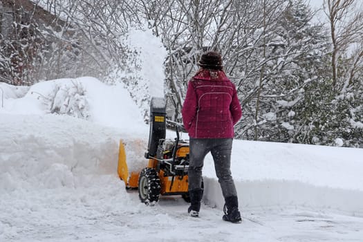 Snow clearing during heavy snowfall