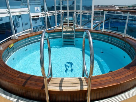 swiming pool on the luxury cruise boat