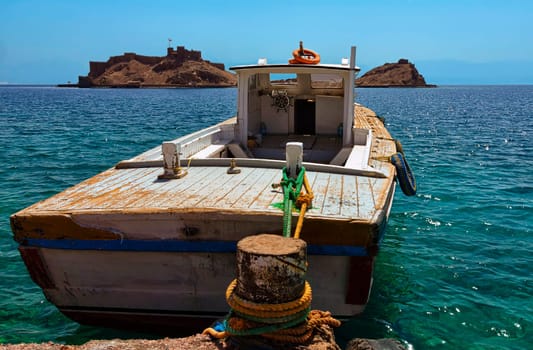 The ship to Pharaoh Island