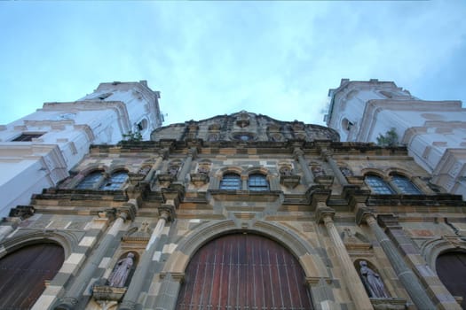 wide angle picture of a Panama Cathedral in the sunset