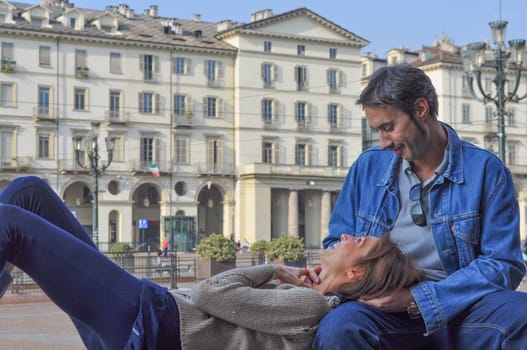 An happy couple in Turin, in wedding day