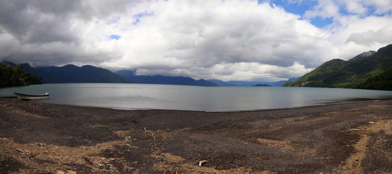 Todos los santos lake