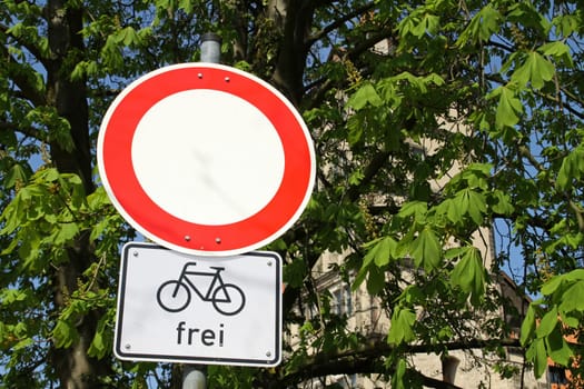 No entry,bicycles free