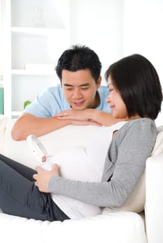 chinese pregnant couple  lifestyle photo