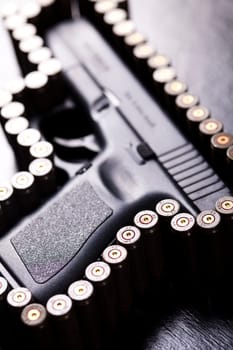 Handgun, Pistol