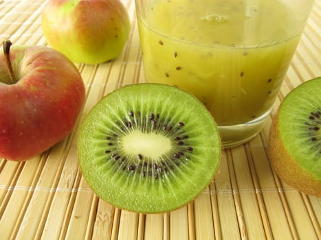Green smoothie with kiwi and apple