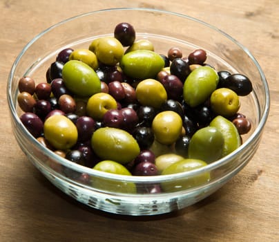 different kind of green and black olives