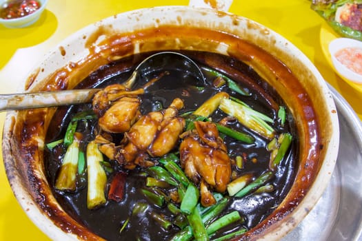 Claypot Frog Legs with Green Spring Onions in Brown Sauce Chinese Dish