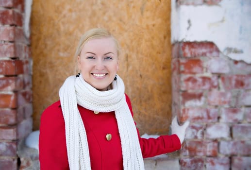 Laughing young woman watch on camera at day.