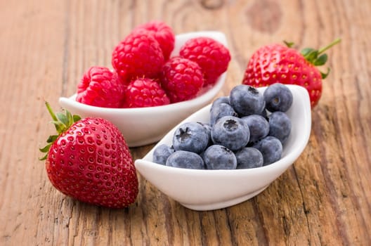 Composition of fresh blueberries,raspberries and strawberries