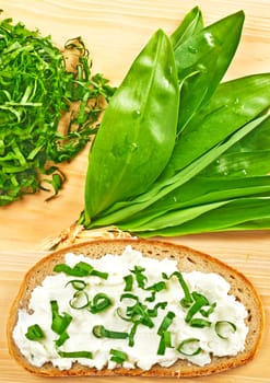 Bread with quark and wild garlic
