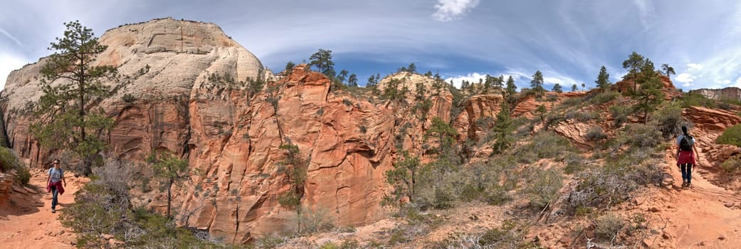 Hiking the est Rim Trail