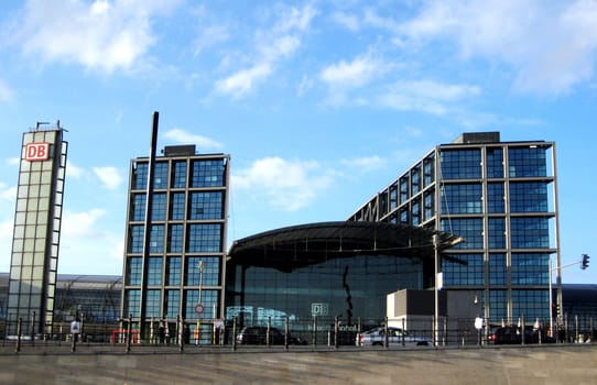 BERLIN, GERMANY - SEPTEMBER 21: Exterior view of the main railway station on September 21, 2010 in Berlin, Germany. Daily number of passengers is estimated to be at 350,000.