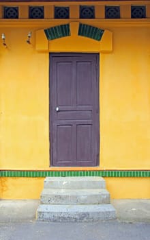 Windows, doors, walls yellow.