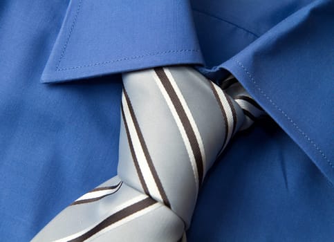 tie on shirt