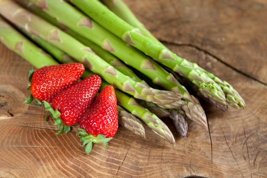 Green asparagus
