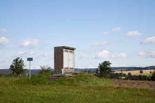Long-distance water supply with capacity area
