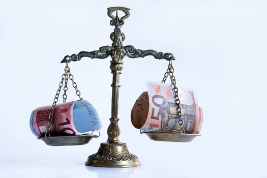 Does the euro still have the right balance?