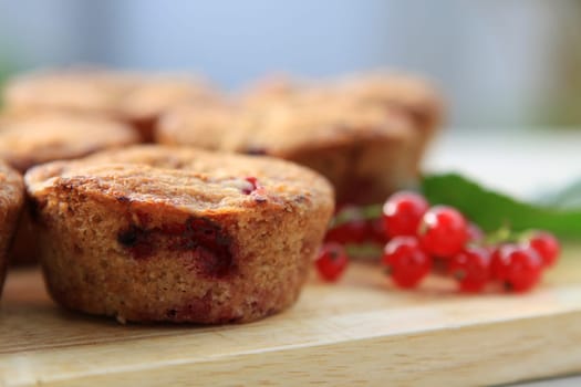 Muffins with currants