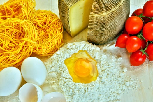 Ingredients for the preparation of pasta or pizza.