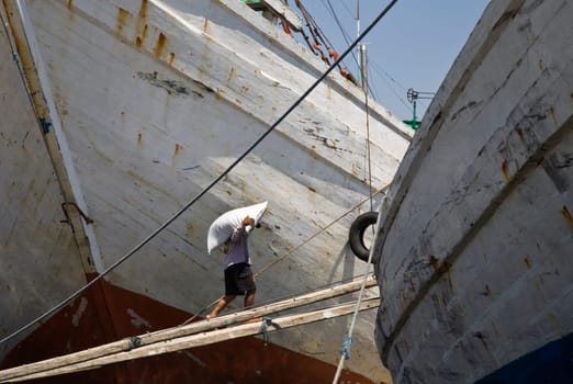 Makassar schooners (pinisi) in Sunda Kelapa