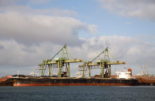 Bulk carrier unloading in the Port of Rotterdam