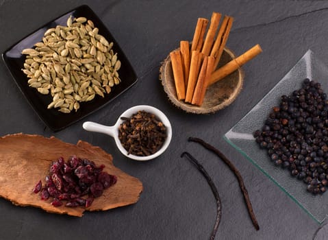 cloves cardamom cinnamon vanilla juniper berries and dried cranberries Gyn tonic spices