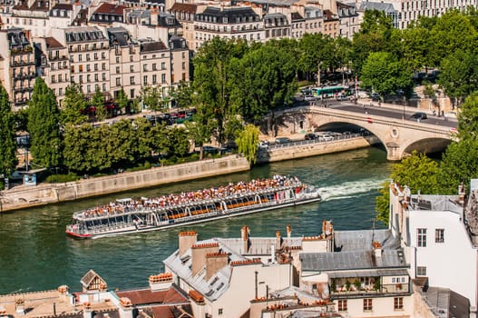 waterfront of the seine river in the city of Paris in france