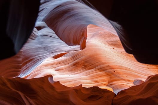 colors and rocks in antelope canyon in Utah