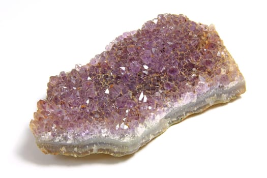Plate with numerous small amethyst crystals