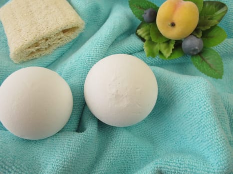Bath shower ball