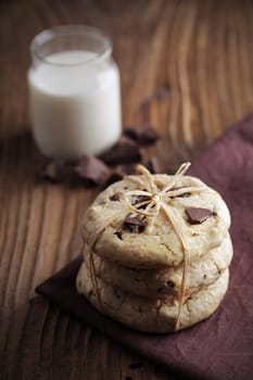 Chocolate chip cookies and glass of milk