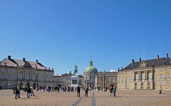 Schlossplatz Amalienburg Kopenhagen Dänemark / Square of Amalien Castle Copenhagen Denmark