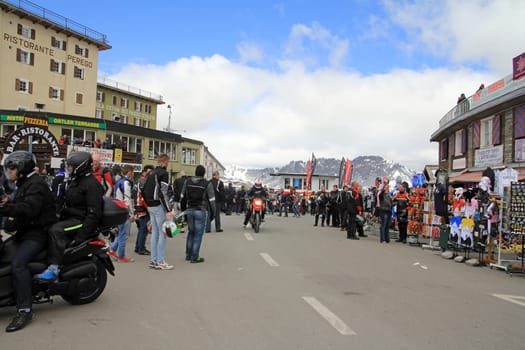 International motorcycle meeting in July on the Stelvio Pass