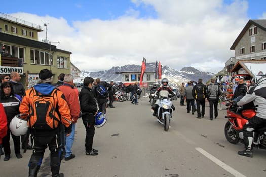 International motorcycle meeting in July on the Stelvio Pass