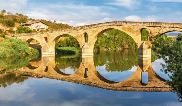 romanesque bridge over river Arga, Puente La Reina, Road to Santiago de Compostela, Navarre, Spain