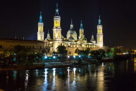 View of the Basilica Cathedral of Our Lady of the Pillar, Catedral Basilica de Nuestra Señora del Pilar, Zaragoza Spain