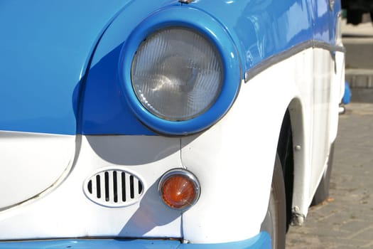 Classic cars on the roadside
