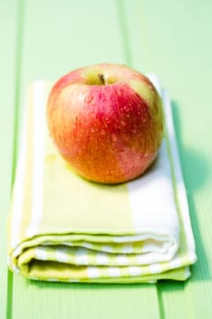 red apple
