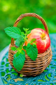 Apples in the basket