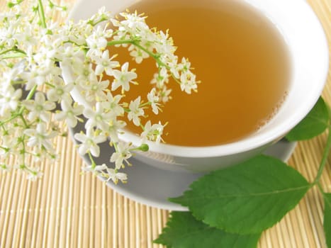 White tea with elderflower