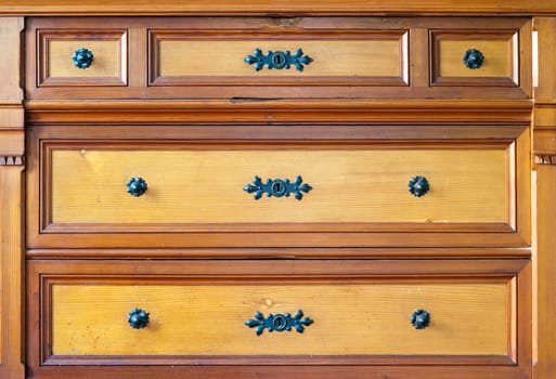 Detail of the old chest of drawers