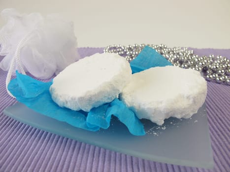 Self-made bath effervescent tablets