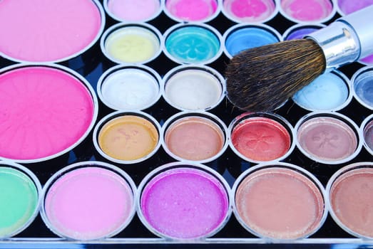 Makeup brushes and make-up eye shadows